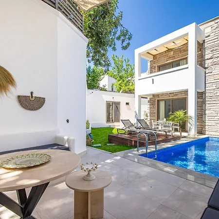 Luna Bodrum, Oezel Isitmali Havuzlu Holiday home Ortakent