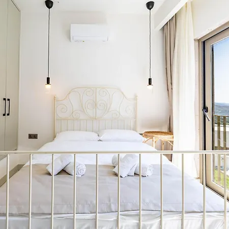 Luna Bodrum, Oezel Isitmali Havuzlu Holiday home