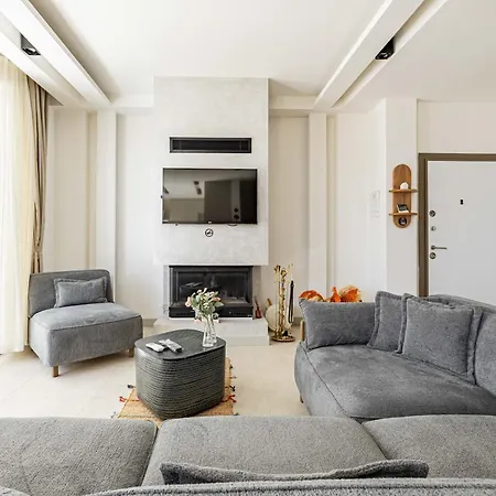 Holiday home Luna Bodrum, Oezel Isitmali Havuzlu
