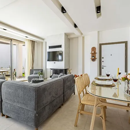 Luna Bodrum, Oezel Isitmali Havuzlu Holiday home *
