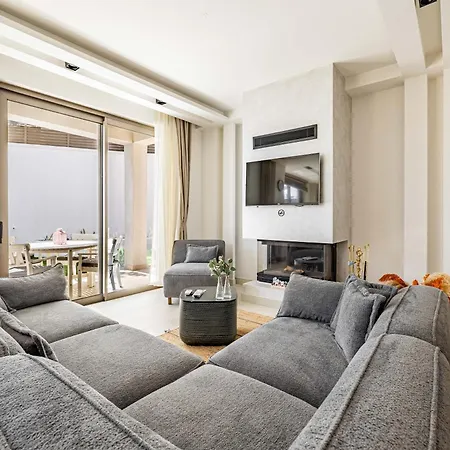 Holiday home Luna Bodrum, Oezel Isitmali Havuzlu *
